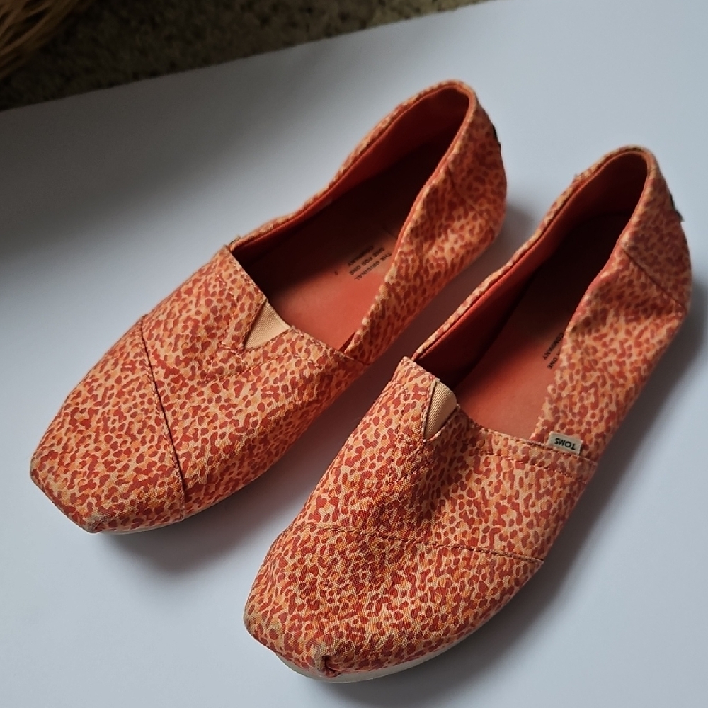 Toms Vibrant Orange Patterned Flats
